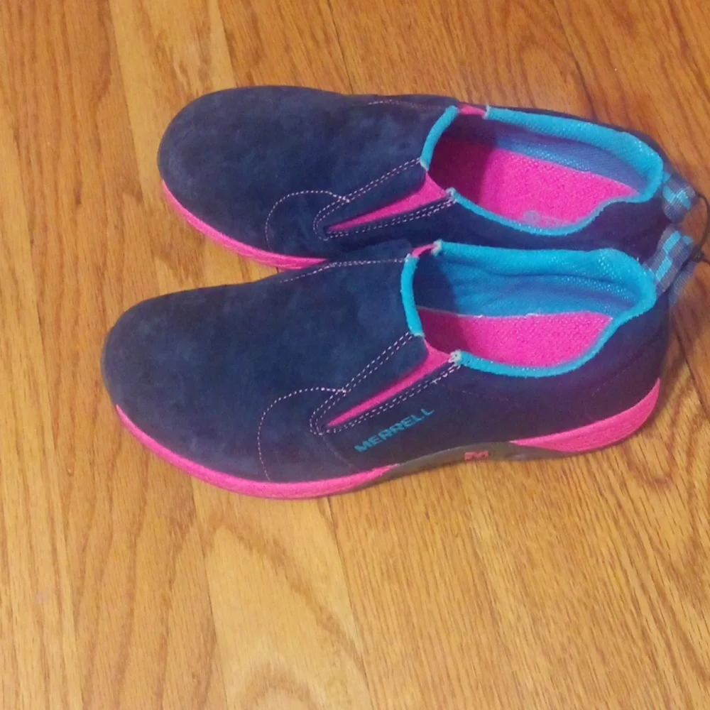 Girls suede mocassins size 3.5